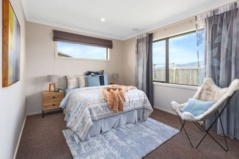 Photo of property in 32 Sumner Terrace, Aotea, Porirua, 5024