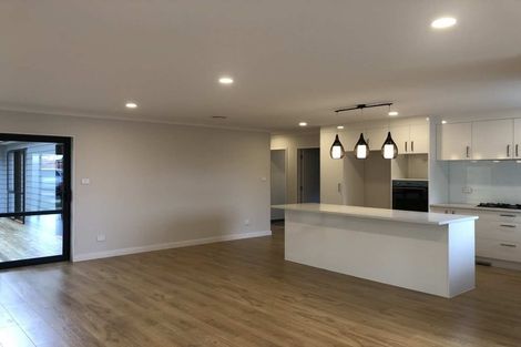 Photo of property in 21 Earlywood Road, Takanini, 2110