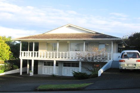 Photo of property in 4 Hurstbourn Priors, Goodwood Heights, Auckland, 2105