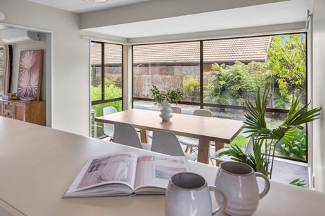 Photo of property in 2/9 Ludecke Place, Sockburn, Christchurch, 8042