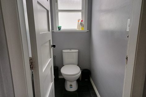 Photo of property in 9 Waiohua Road, Greenlane, Auckland, 1061