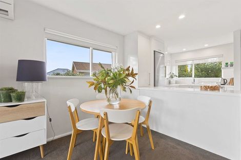 Photo of property in 2/1 Meadow Street, Papanui, Christchurch, 8052