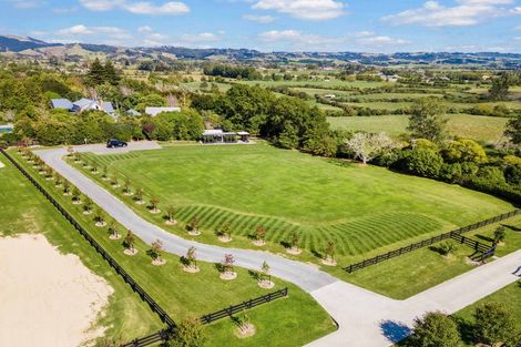 Photo of property in 1 Rossbern Lane, Clevedon, 2585