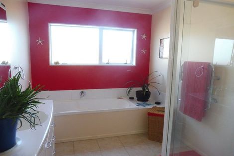 Photo of property in 9 Suffolk Drive, Otamatea, Whanganui, 4500