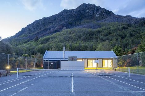 Photo of property in Butel Park, 30 Essex Avenue, Arrowtown, 9302