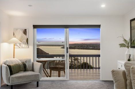 Photo of property in 36 Telstar Place, Beach Haven, Auckland, 0626