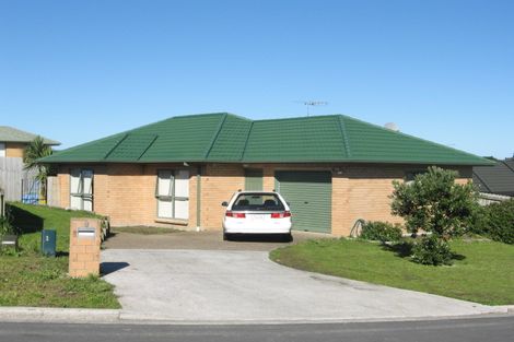 Photo of property in 3 Derryveagh Lane, Weymouth, Auckland, 2103