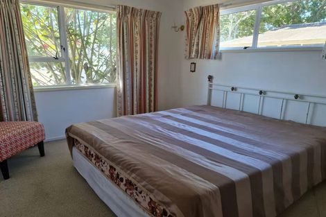 Photo of property in 2 Sylvan Park Avenue, Milford, Auckland, 0620