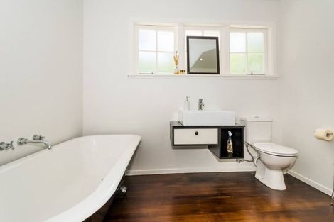 Photo of property in 1/42 Woodlands Crescent, Browns Bay, Auckland, 0630