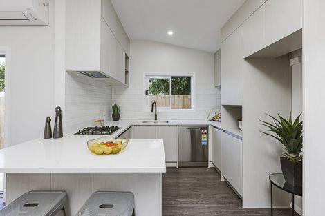 Photo of property in 30a Ferguson Street, Manurewa East, Auckland, 2102