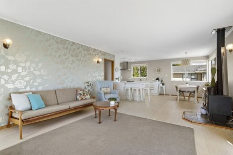 Photo of property in 2/14 Target Road, Totara Vale, Auckland, 0629