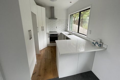 Photo of property in 2/15 Louise Place, Browns Bay, Auckland, 0630