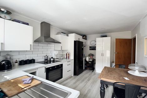 Photo of property in 2/384 Fergusson Drive, Heretaunga, Upper Hutt, 5018