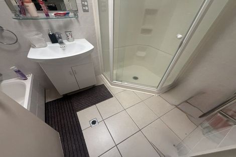 Photo of property in 25 Randwick Place, Randwick Park, Auckland, 2105