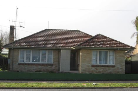 Photo of property in 2 Old Farm Road, Hamilton East, Hamilton, 3216