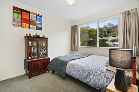 Photo of property in 102 Stewart Drive, Newlands, Wellington, 6037