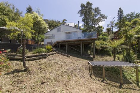 Photo of property in 692 South Titirangi Road, Titirangi, Auckland, 0604