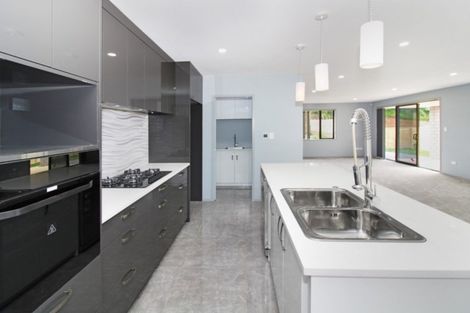 Photo of property in 2 Frederick Place, Whalers Gate, New Plymouth, 4310