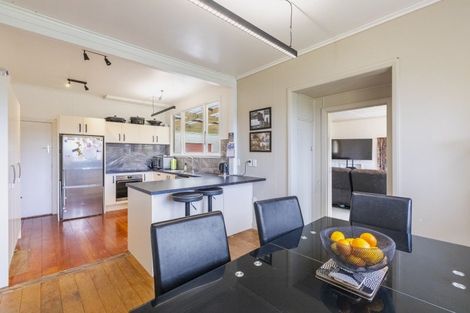 Photo of property in 114 High Street, Waipawa, 4210