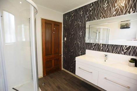 Photo of property in 411 Great North Road, Winton, 9720