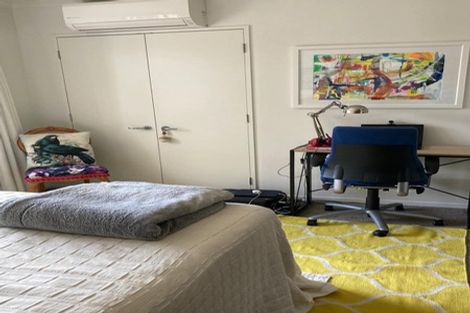 Photo of property in 5 Pendene Place, Forrest Hill, Auckland, 0620