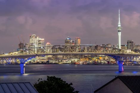 Photo of property in 16 Hinemoa Terrace, Birkenhead, Auckland, 0626