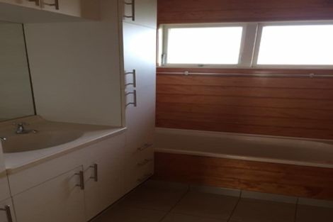 Photo of property in 2 Snowden Place, Opaheke, Papakura, 2113