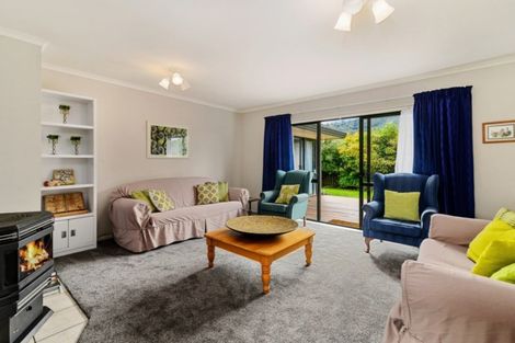 Photo of property in 22 Edward Payton Grove, Pukehangi, Rotorua, 3015