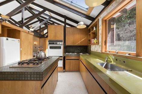 Photo of property in 24 Amapur Drive, Khandallah, Wellington, 6035