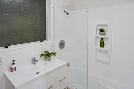 Photo of property in 4 Ensign Lane, Whitby, Porirua, 5024