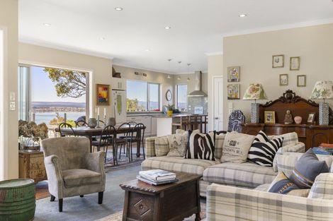 Photo of property in 10 Wakeman Road, Acacia Bay, Taupo, 3330