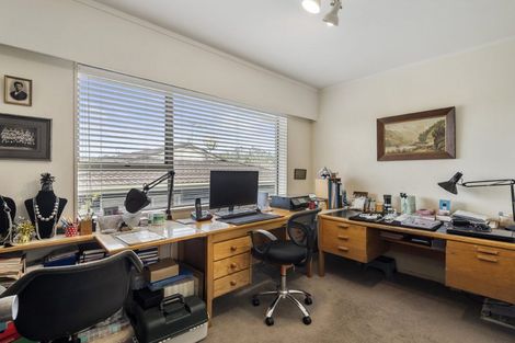 Photo of property in 2/19 Amante Crescent, Mairangi Bay, Auckland, 0630