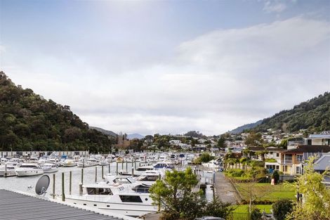 Photo of property in 1/29 Waikawa Road, Picton, 7220