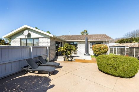 Photo of property in 4 Sonning Place, Redwood, Christchurch, 8051