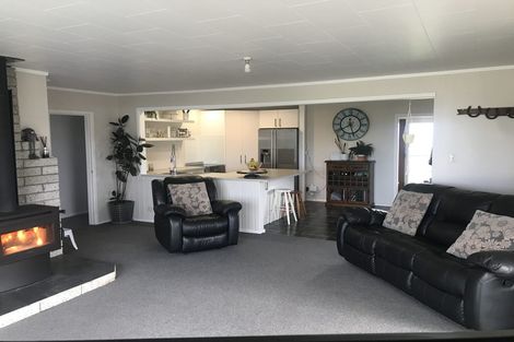 Photo of property in 13 Oturi Road, Waverley, 4510