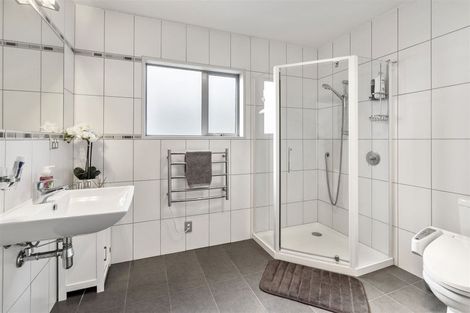 Photo of property in 146 Kittiwake Drive, Schnapper Rock, Auckland, 0632