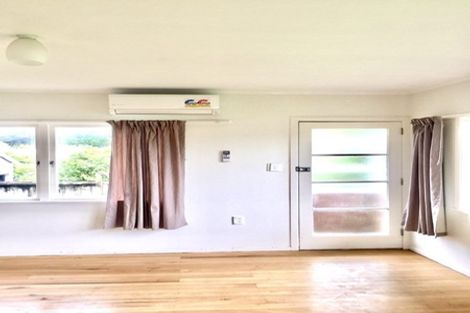 Photo of property in 136 Onewa Road, Northcote, Auckland, 0627