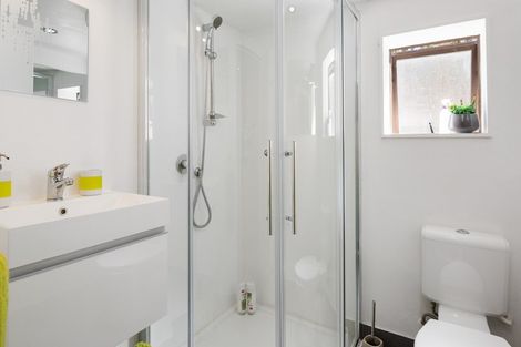 Photo of property in 9 Lincoln Street, Picton, 7220