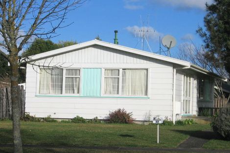 Photo of property in 47 Oakfield Crescent, Pukete, Hamilton, 3200