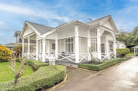 Photo of property in 4 Saint Leonard Street, Saint Johns Hill, Whanganui, 4501