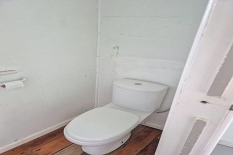 Photo of property in 137 Seabrook Avenue, New Lynn, Auckland, 0600