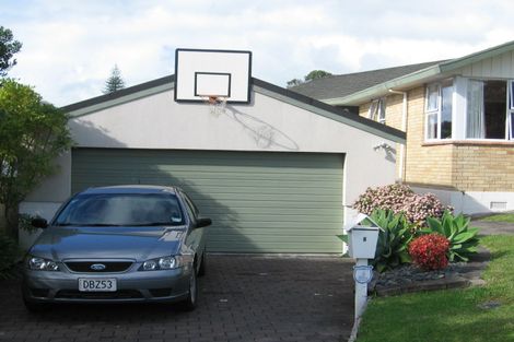 Photo of property in 8 Mayfair Crescent, Mairangi Bay, Auckland, 0630