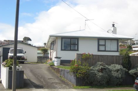 Photo of property in 10 Rospeath Crescent, Spotswood, New Plymouth, 4310