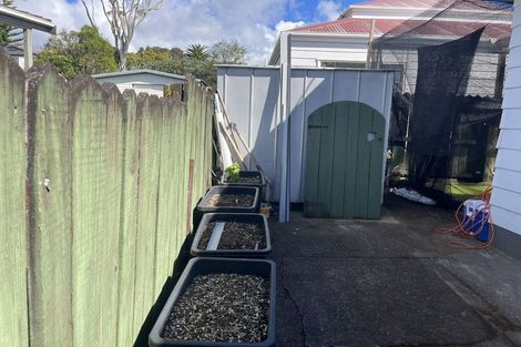 Photo of property in 10 Granville Drive, Massey, Auckland, 0614