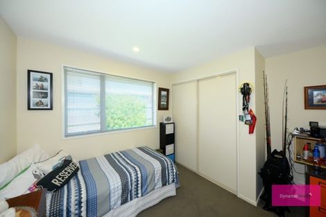 Photo of property in 21 Willowview Drive, Redwood, Christchurch, 8051