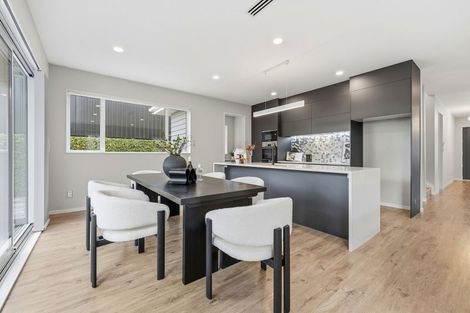 Photo of property in 17a Lake Pupuke Drive, Takapuna, Auckland, 0622