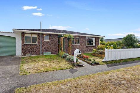 Photo of property in 5a Rutherford Drive, Waikanae Beach, Waikanae, 5036