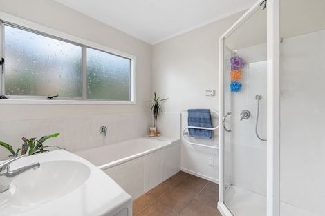 Photo of property in 3 Reynolds Place, Torbay, Auckland, 0630