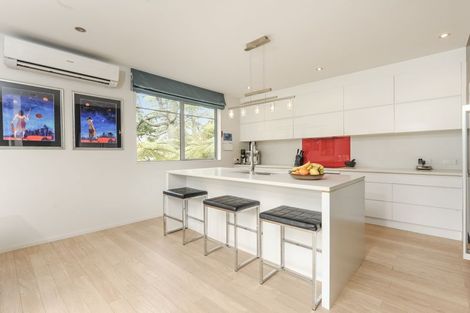 Photo of property in 20e Konini Road, Titirangi, Auckland, 0604