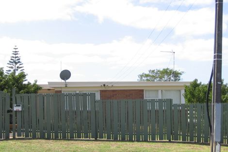 Photo of property in 12 Fordham Street, Beach Haven, Auckland, 0626